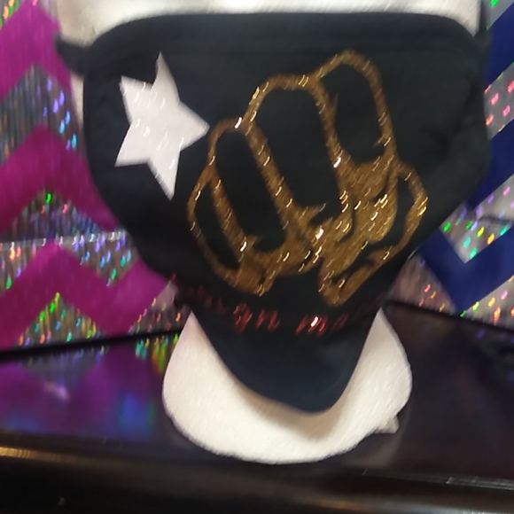 FACEMASK - Picture 1 of 4